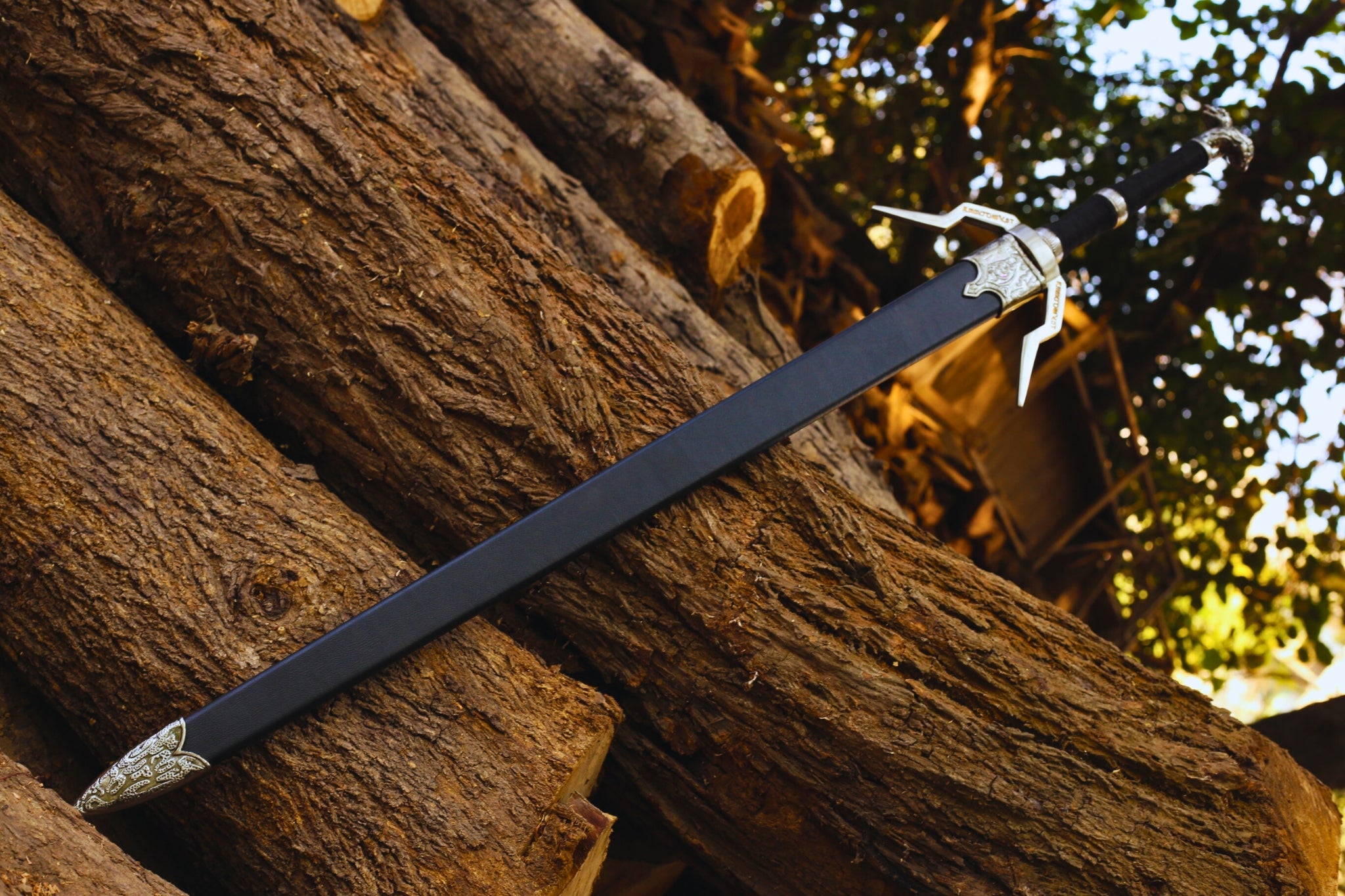 Geralt’s Wolven Sword Replica for Sale – Best Collector’s Edition (Price)