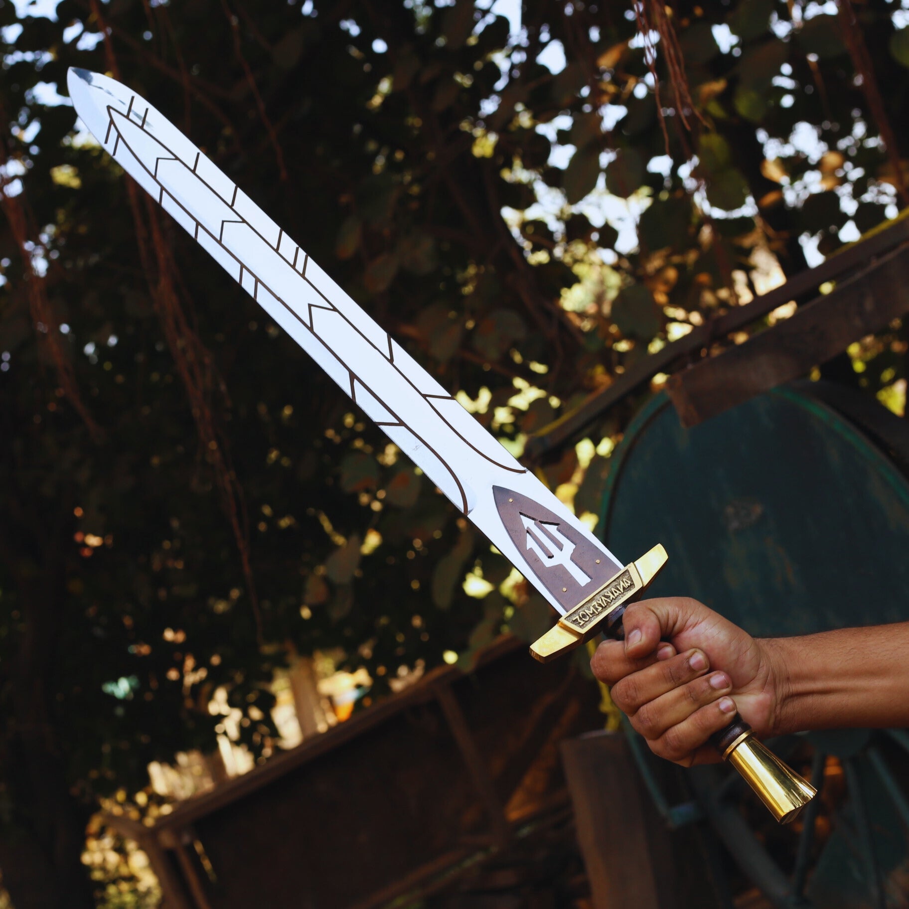 Bring the magic of the Percy Jackson series into your world with this authentic Riptide sword replica, designed for enthusiasts who crave adventure and value quality.