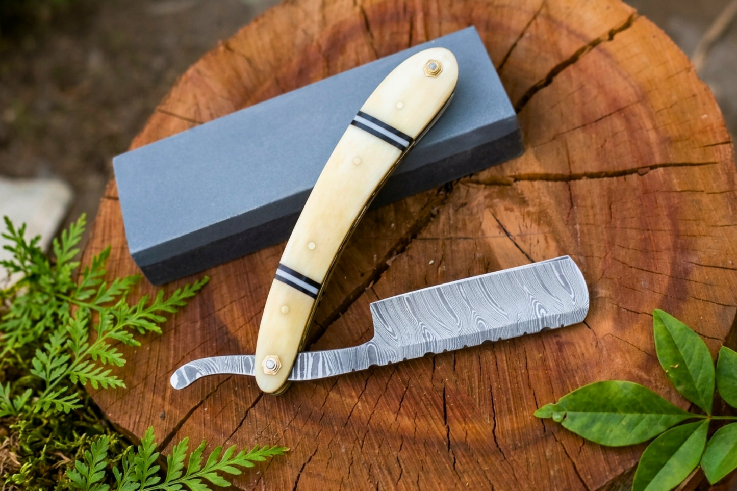 Damascus Steel Straight Razor, Handmade Bone Handle Razor, Traditional Wet Shaving Razor, Luxury Men's Gift, Shavette