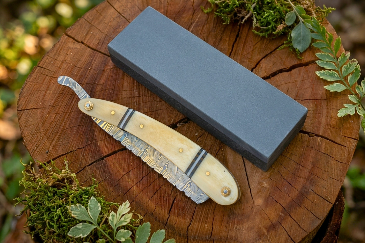 Damascus Steel Straight Razor, Handmade Bone Handle Razor, Traditional Wet Shaving Razor, Luxury Men's Gift, Shavette
