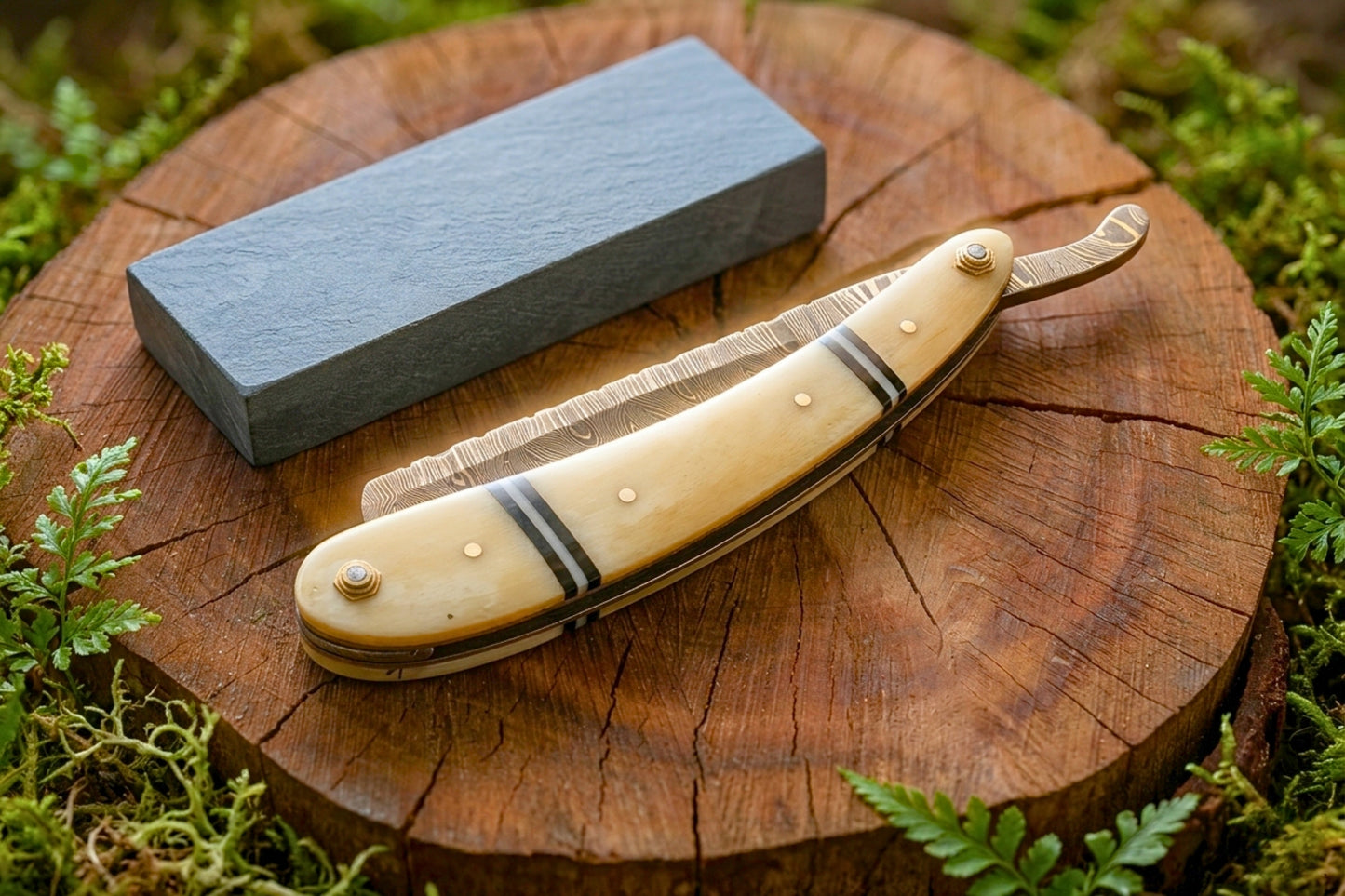 Damascus Steel Straight Razor, Handmade Bone Handle Razor, Traditional Wet Shaving Razor, Luxury Men's Gift, Shavette