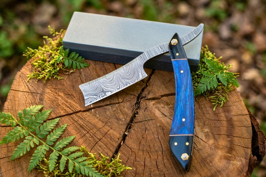 Masterpiece Damascus Steel Straight Razor – Blue Dyed Wood & Genuine Buffalo Horn Handle