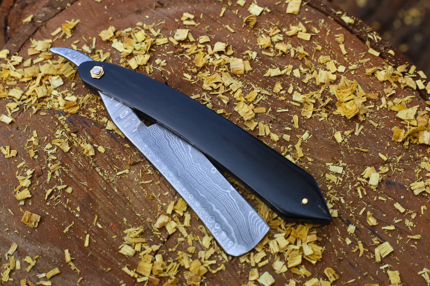 Hand Forged Damascus Straight Razor | Buffalo Horn & Brass Handle | Traditional Shaving Razor | Groomsmen Gift