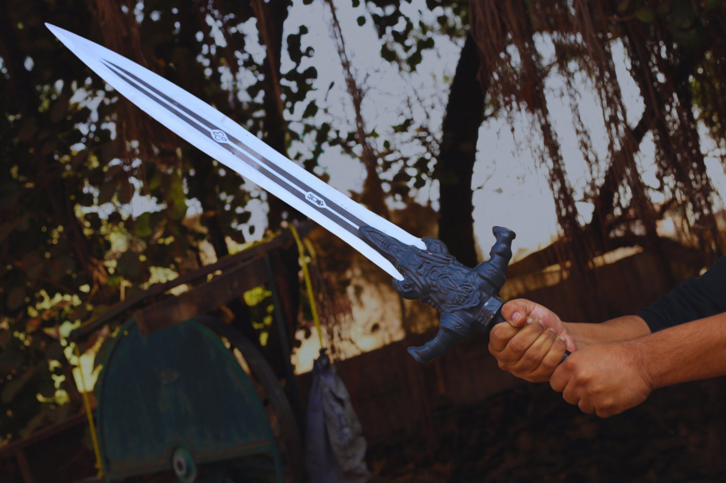 La mejor réplica de la espada Artorias de Dark Souls – ¡También disponible a menor precio!