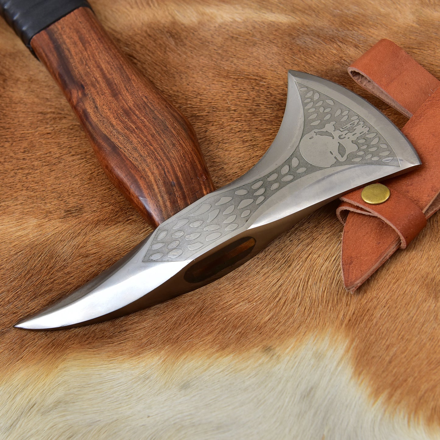 Handcrafted 20" Spike Back Skull Etched Viking Style Axe Pickhead Tomahawk Rosewood | Leather Sheath
