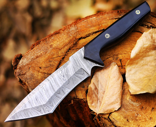 Handmade Damascus Steel Hunting Knife - Precision Craftsmanship for Superior Outdoor Performance | Explore Now