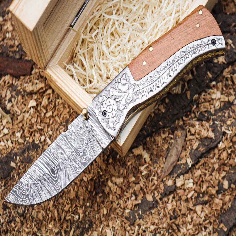 Handcrafted Damascus Steel Folding Knife – Just $84 | Precision & Artistry in Every Fold