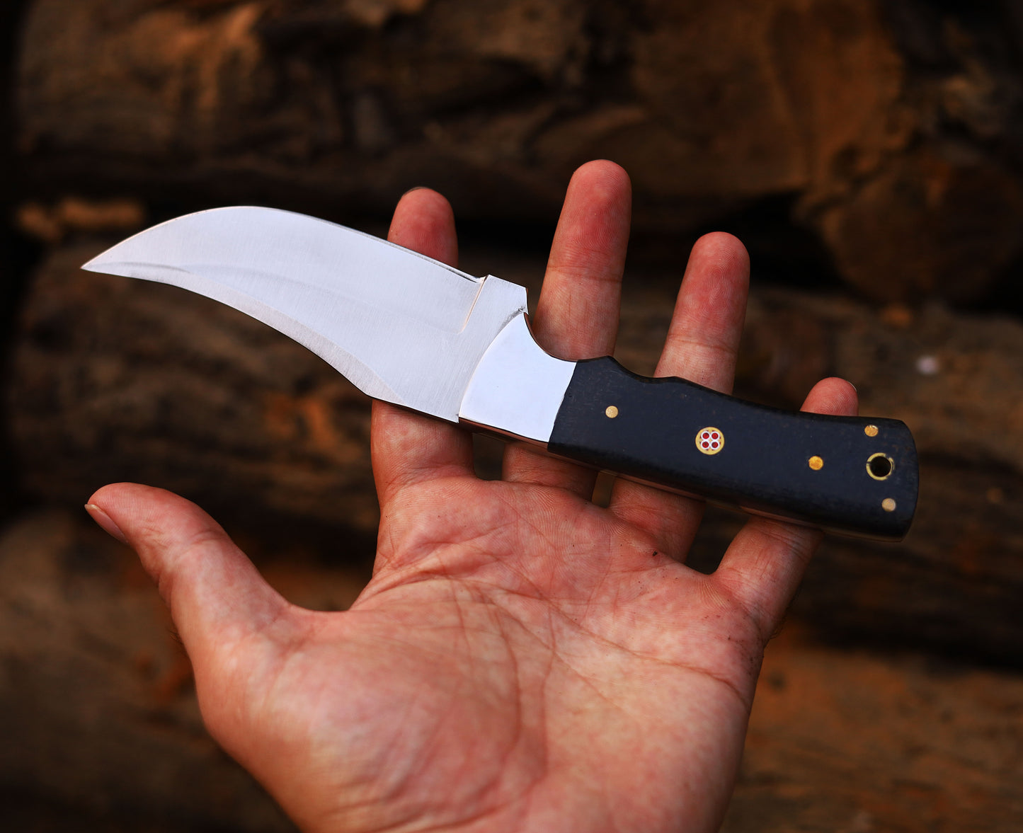 Best Handmade High Carbon Stainless Steel Hunting Skinner Knife Replica – Professional Craftsmanship for Outdoor Excellence | $51.88 (Was $79.00)