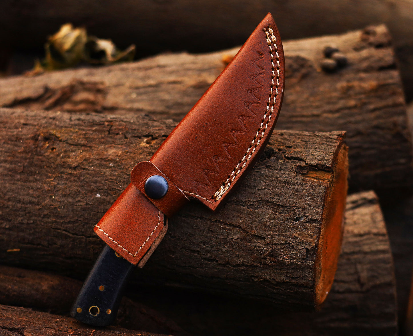 Best Handmade High Carbon Stainless Steel Hunting Skinner Knife Replica – Professional Craftsmanship for Outdoor Excellence | $51.88 (Was $79.00)