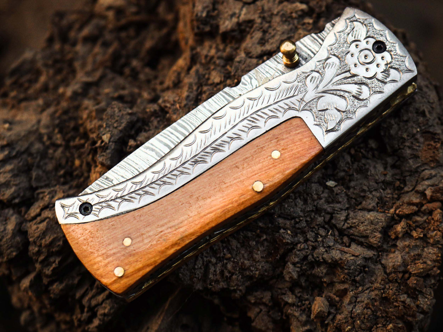 Handcrafted Damascus Steel Folding Knife – Just $84 | Precision & Artistry in Every Fold