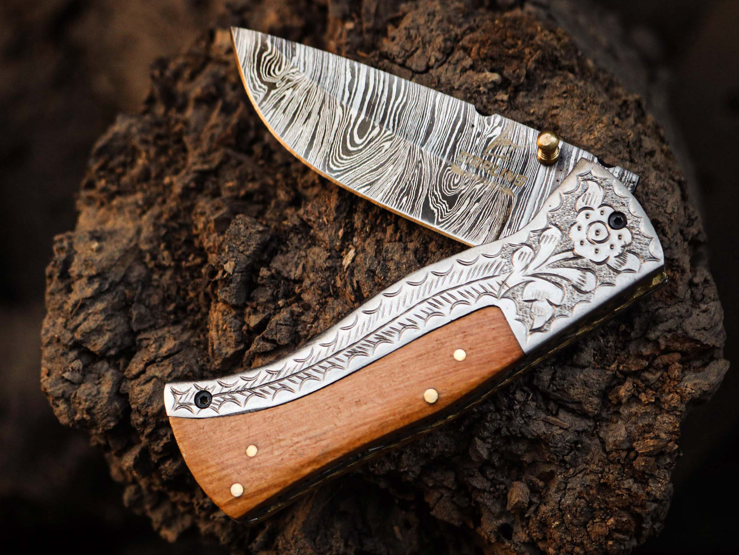Handcrafted Damascus Steel Folding Knife – Just $84 | Precision & Artistry in Every Fold