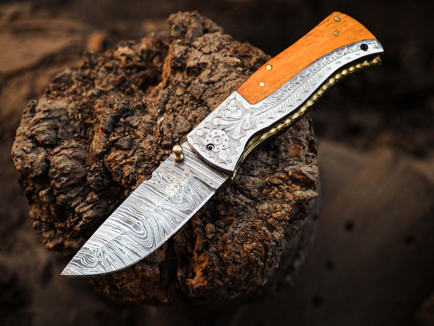 Handcrafted Damascus Steel Folding Knife – Just $84 | Precision & Artistry in Every Fold