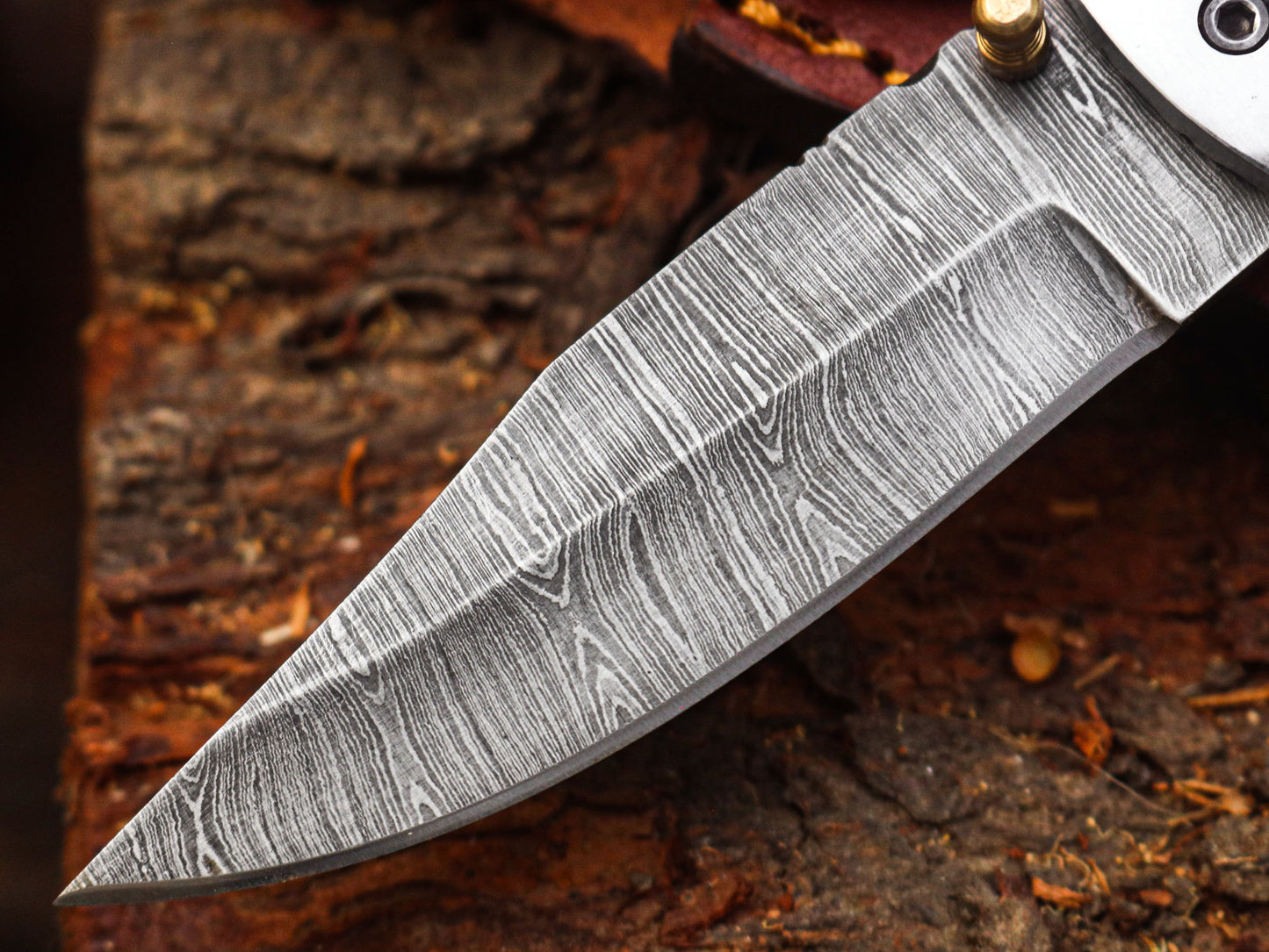 Handcrafted Damascus Steel Folding Knife – Only Just $84 | Best Collectible Pocket Knife
