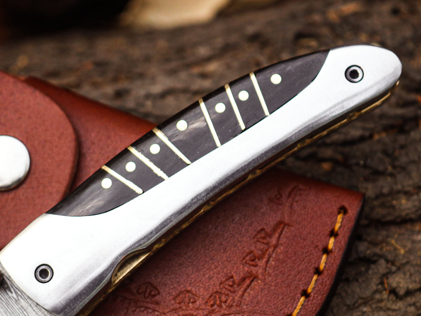 Handcrafted Damascus Steel Folding Knife – Only Just $84 | Best Collectible Pocket Knife
