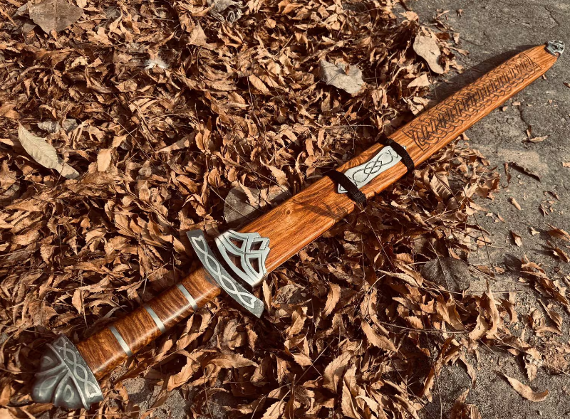 Handmade VIKING Sword ,  Real Damascus Steel Sword ,  Northman Sword